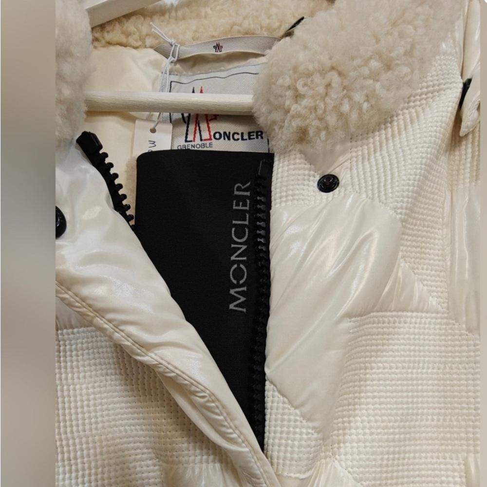 Moncler Grenoble White Quilted Jacket Vest with Shearling Collar - Picture 2 of 15